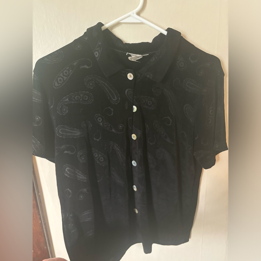 90’s Vivyd Button-Up Short-Sleeve Top with Iridescent Button Detailing